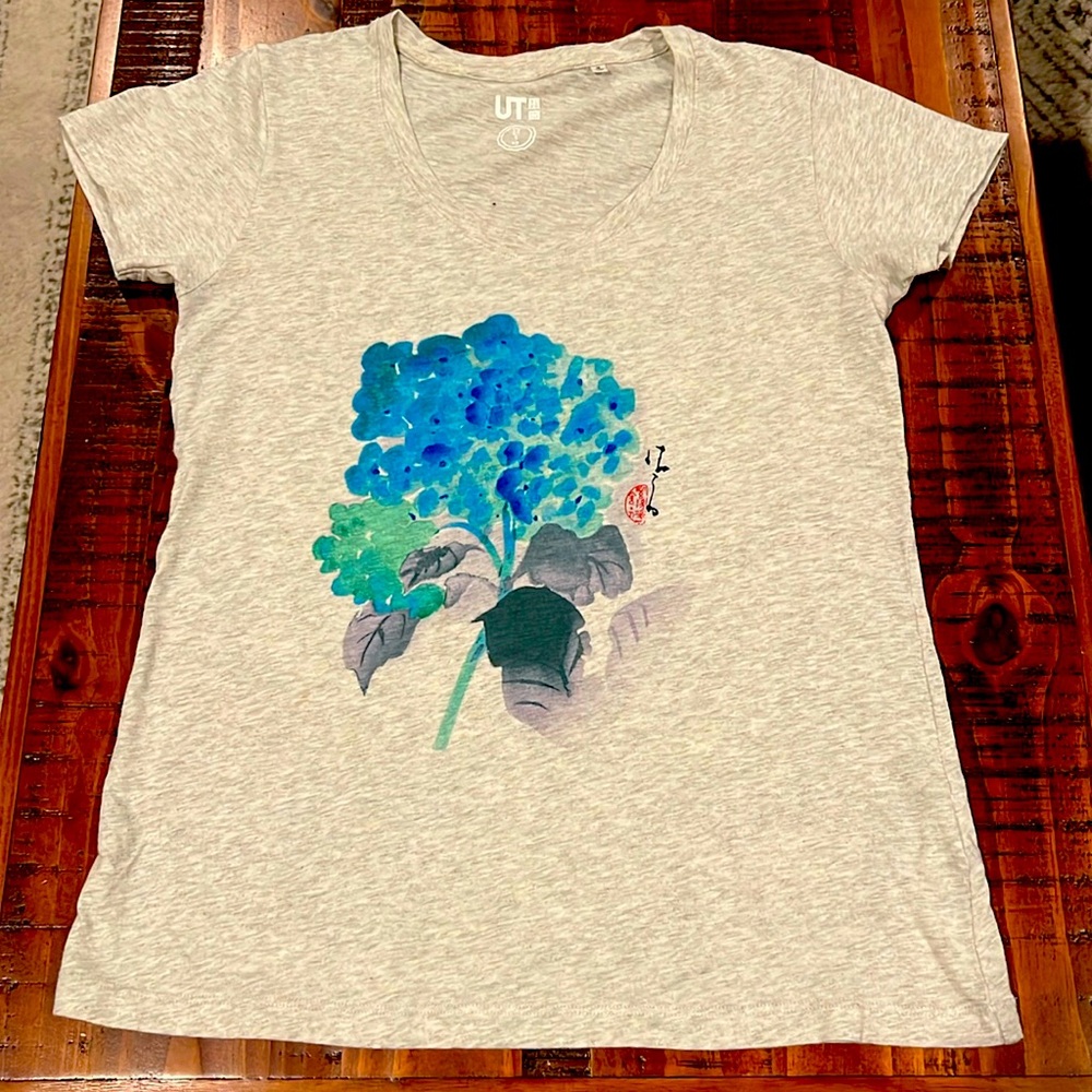 Uniqlo Tshirt